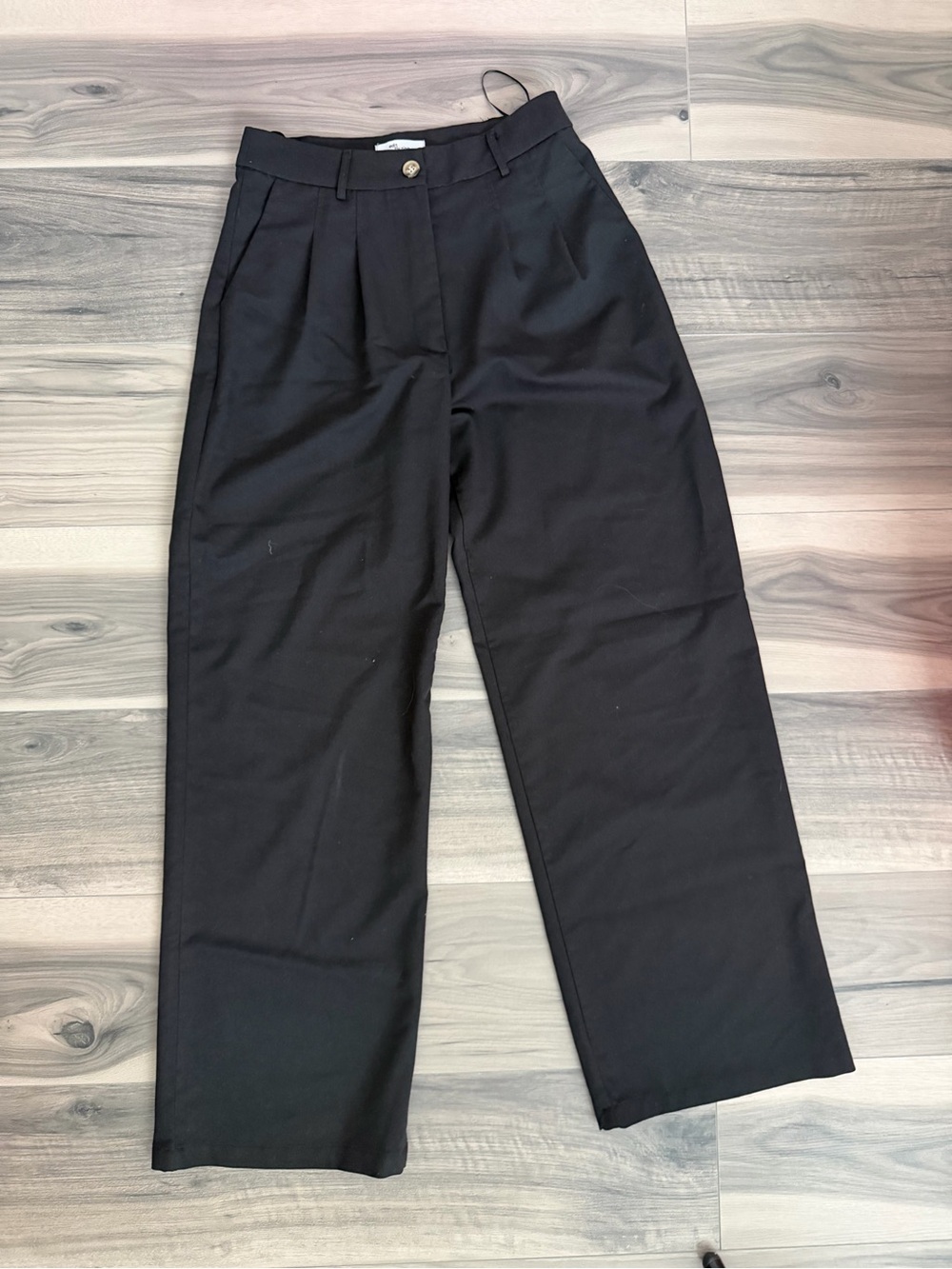 Women's Black Straight-Leg Pleated Pants